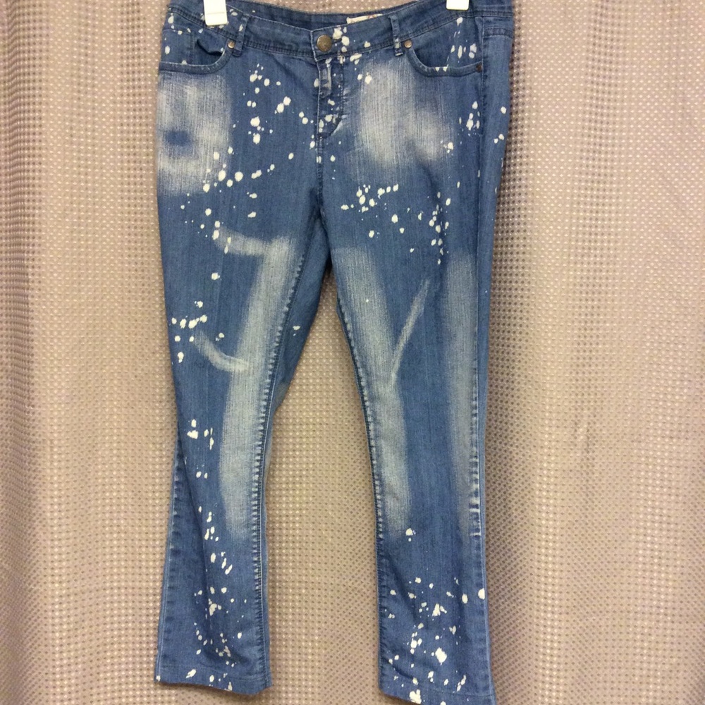EUC Ladies Bleach Spot Jeans (17)